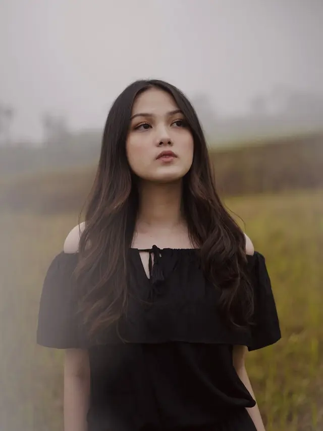 Profil Aisyah Aqilah, Aktris Muda yang Bermain di Serial \'AKU TAK MEMBENCI HUJAN\'. (instagram/aisyahaqilahh)
