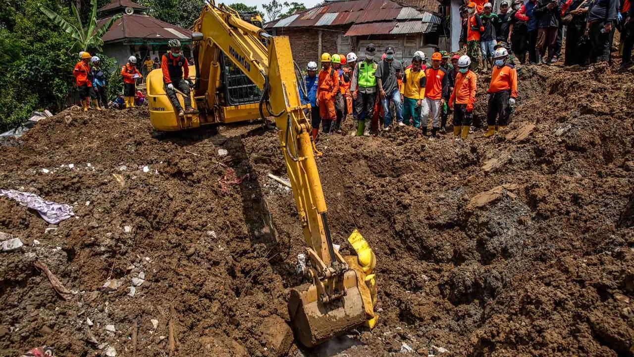 FOTO:  Tim SAR Temukan Korban Baru, Jumlah Tewas Longsor Banjarnegara Jadi Sembilan Orang