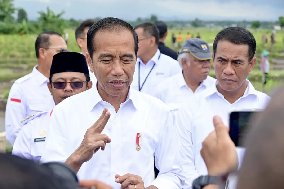 Presiden Joko Widodo atau Jokowi melanjutkan kunjungan kerjanya ke Kabupaten Bulukumba, Sulawesi Selatan.