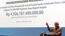 Direktur keuangan PLN, Sarwono Sudarto memberikan sambutan pada acara perjanjian kredit Rp 4,5 triliun sindikasi Proyek Transmisi dan Gardu Induk Jawa bagian tengah di Jakarta, Rabu (14/11). (Liputan6.com/Johan Tallo)