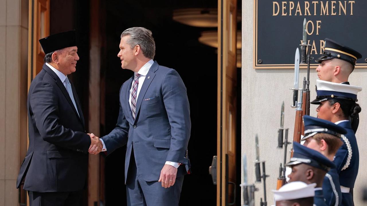 FOTO: Menhan Sjafrie Bertemu Menteri Perang Amerika Serikat di Pentagon