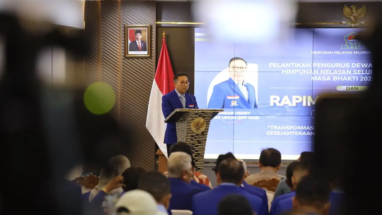 Ketua Umum Himpunan Nelayan Seluruh Indonesia (HNSI), Herman Herry, saat pelantikan pengurus DPP HNSI masa bhakti 2023-2028, di Kementerian KKP, Jakarta, Rabu (13/12) (Istimewa)