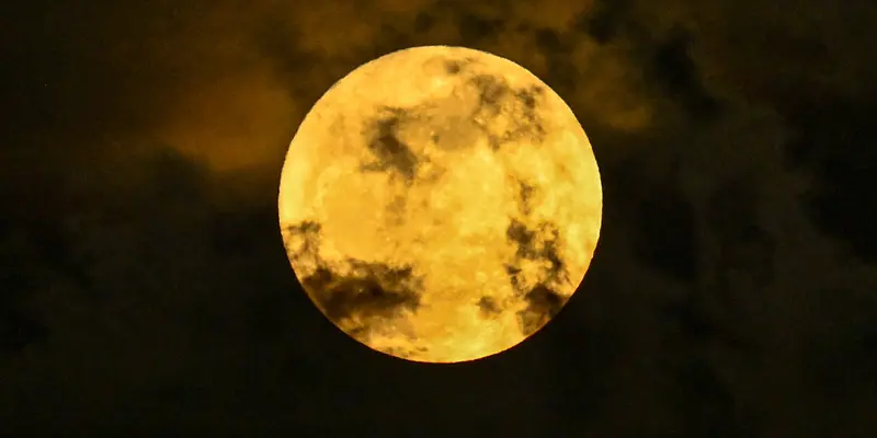 Fenomena supermoon di Aceh