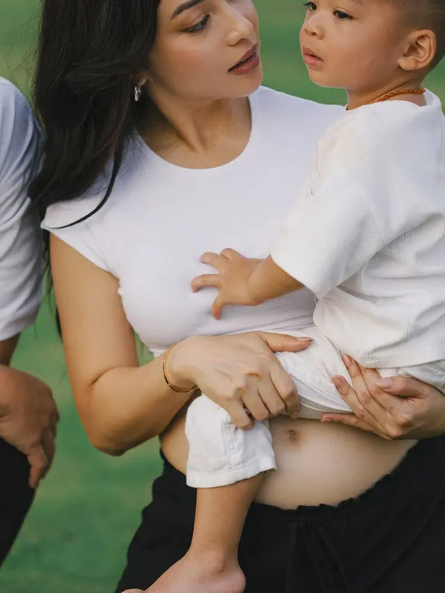 6 Potret Nikita Willy Umumkan Hamil Anak Kedua, Sekalian Ungkap Jenis Kelamin