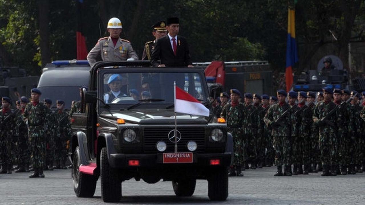 Ribuan polisi bersenjata laras panjang peringati Hari Bhayangkara