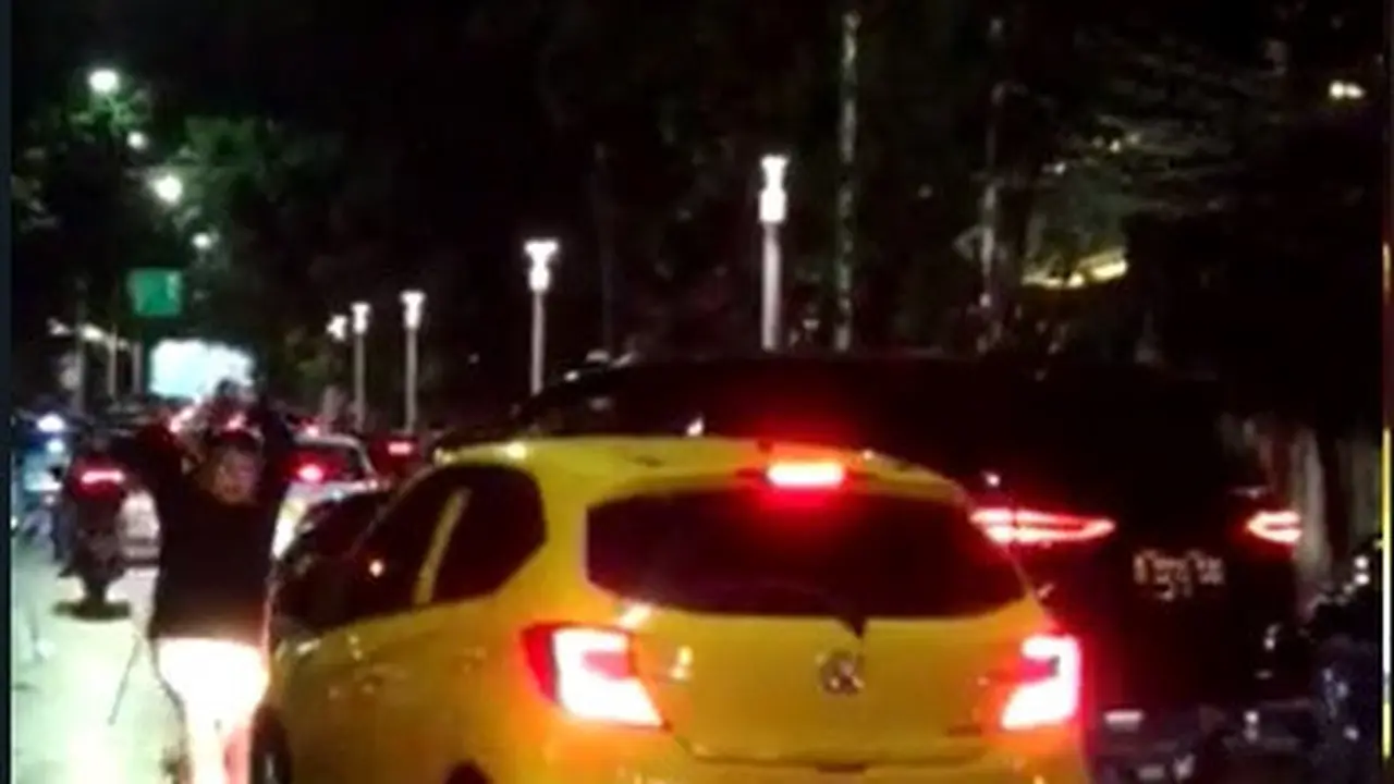 Viral Video Pengemudi Fortuner Rusak Mobil Brio di kawasan Office 8 Senopati, Jakarta Selatan (Jaksel)
