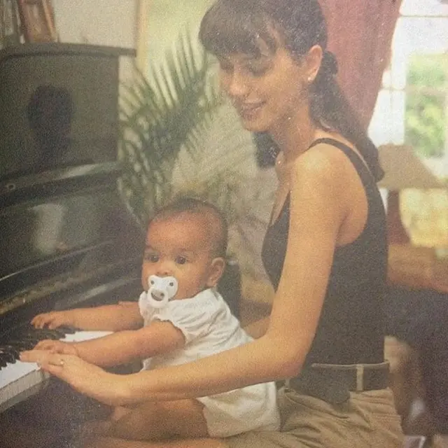 6 Potret Lawas Sophia Latjuba Bareng Eva Celia, Curi Perhatian