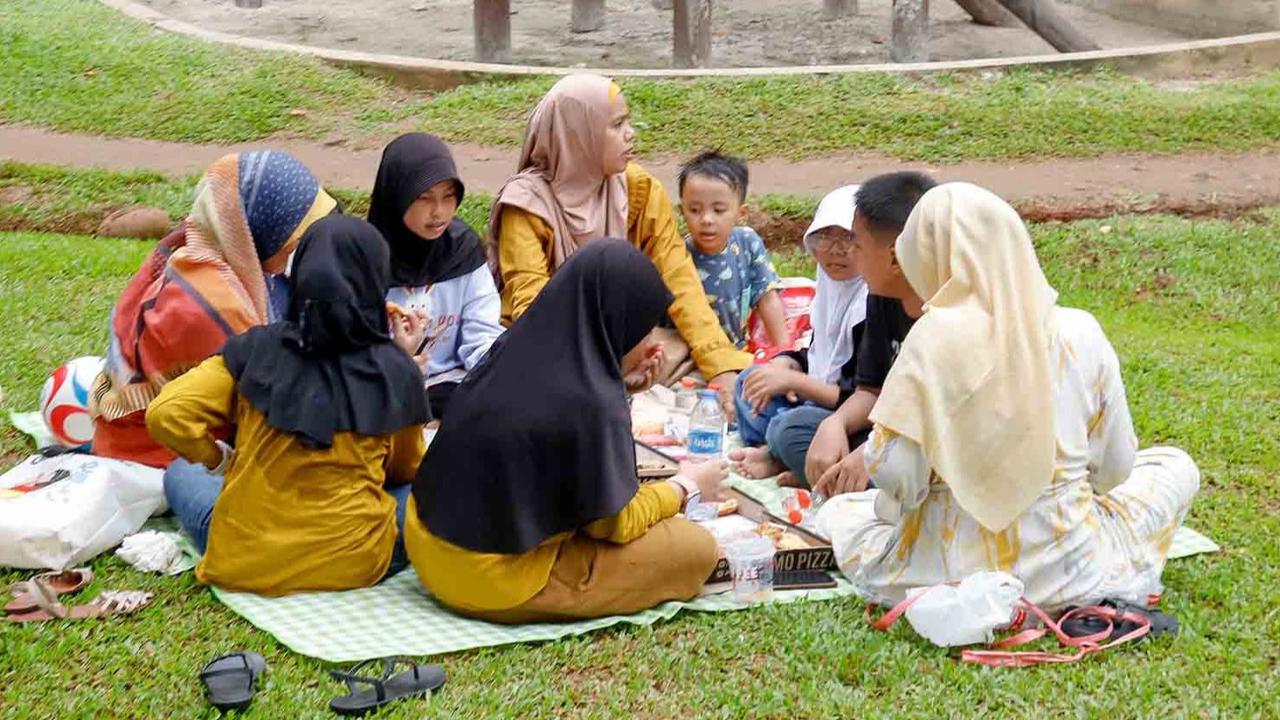 FOTO: Serunya Mengisi Libur Akhir Pekan di Tebet Eco Park