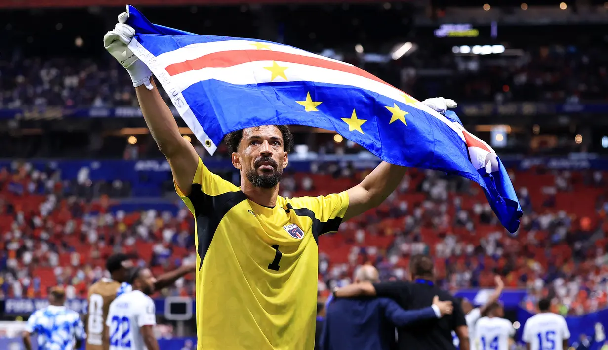 Air mata kiper Tanjung Verde, Vozinha tak terbendung setelah tampil gemilang saat melawan Spanyol dalam laga Grup H Piala Dunia 2026, Selasa (16/06/2026) dini hari WIB. (AFP/Getty Images/Buda Mendes)