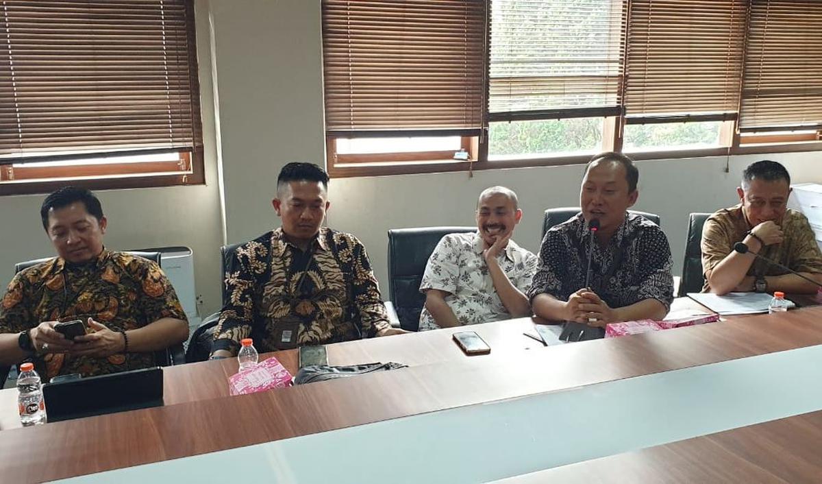 Untuk pola joki, data warga memang dipinjam oleh orang lain dengan izin.