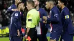PSG meraih kemenangan penting ketika bersua Strasbourg pada pekan ke-16 Ligue 1 musim 2022/2023. Namun sayang, kemenangan PSG itu harus ternodai dengan dikartu merahnya sang bintang Neymar.  (AP Photo/Thibault Camus)