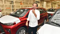 Presiden Joko Widodo atau Jokowi mengatakan pemerintah merencanakan ekspor mobil di Pelabuhan Patimban, Jawa Barat sebanyak 160.000 unit pada 2022. (Foto: Fotografer Pribadi Presiden, Agus Suparto)