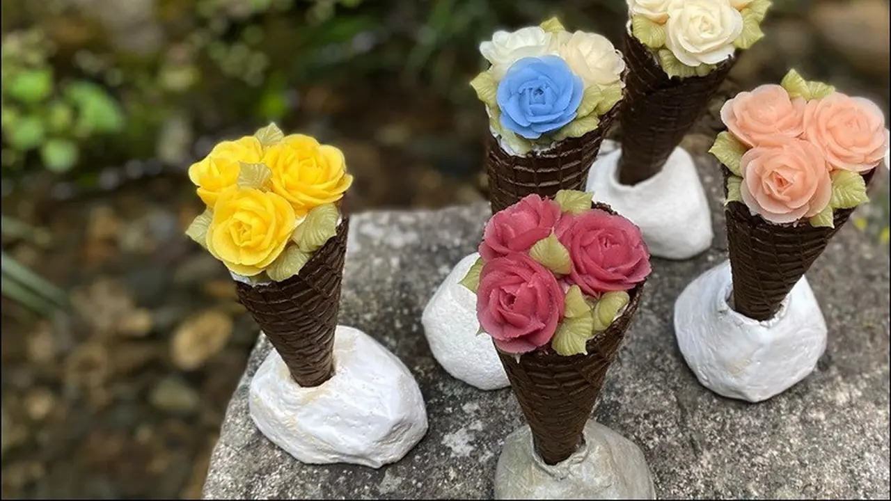 Viral, Kedai di Jepang Jajakan Es Krim dengan Bentuk Buket Bunga yang Realistik