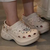 Tissa Biani didapuk jadi brand ambassador terbaru crocs Indonesia. [Dok/crocs Indonesia].