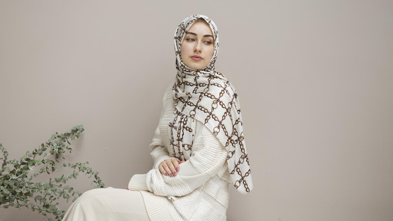 6 Model Gamis dengan Gaya Simpel tapi Mewah dan Fashionable, Bikin Tampilanmu Makin Elegan