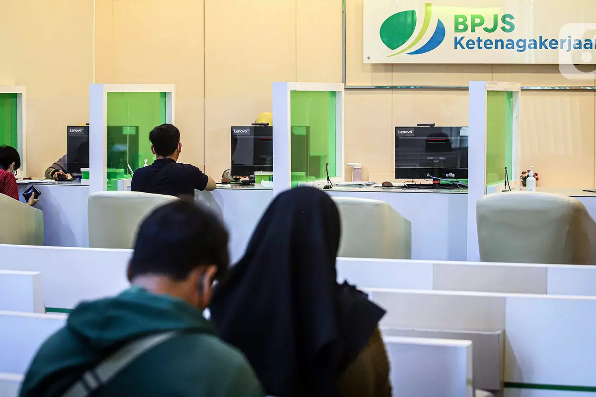 FOTO: Pencairan JHT Sebelum Aturan Baru Diberlakukan