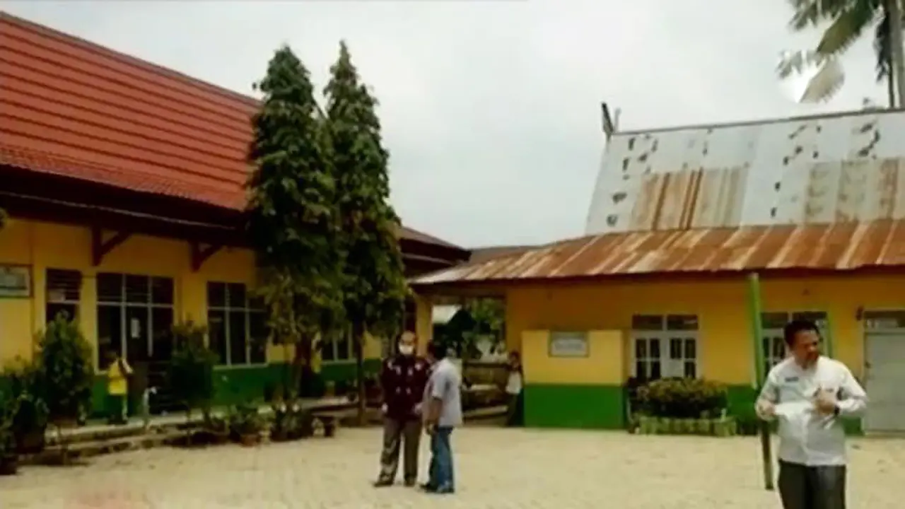 20151113-Sekolah Rusak-Jambi