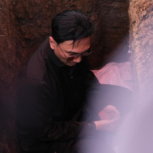 Anji (https://www.instagram.com/p/C2JzsKihpjY/)