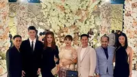 Gaya Minimalis Tamara Bleszynski di Resepsi Pernikahan Putranya Teuku Rassya