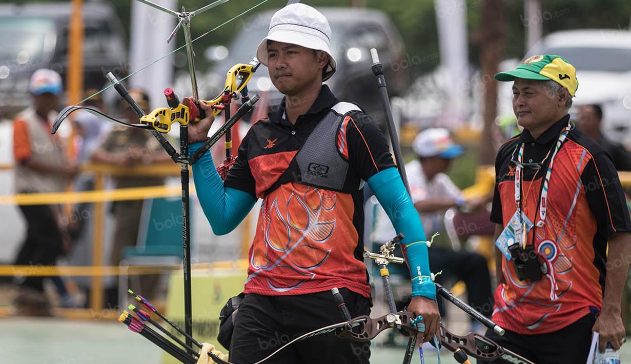 Kemenangan ini memang sudah diprediksi sejak awal karena Riau Ega Agatha memang memiliki kemampuan di atas pemanah lainnya. (Bola.com/Vitalis Yogi Trisna)