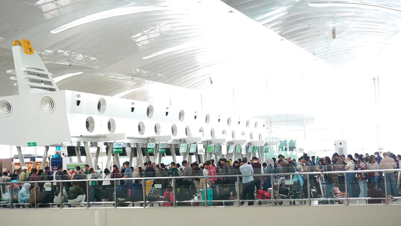 Dampak Abu Vulkanik Anak Krakatau, Bandara Kualanamu Lumpuh dalam Dua Hari