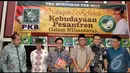 Ketua Umum PKB Muhaimin Iskandar berpose bersama saat menghadiri acara Halaqoh Kebudayaan Islam Nusantara dalam rangka Pra-Muktamar PKB di Hotel Acacia, Jakarta Pusat, Rabu (20/8/2014)., Jakarta Pusat, Rabu (20/8/2014) (Liputan6.com/Panji Diksana)