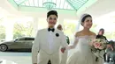 Glenn Alinskie dan Chelsea Olivia. Menikah pada Kamis, 1 Oktober 2015 di Gereja Katedral, kemudian resepsi pernikahan diadakan pada Sabtu, 3 Oktober 2015 di Hotel Mulia, Senayan. (Galih W. Satria/Bintang.com)
