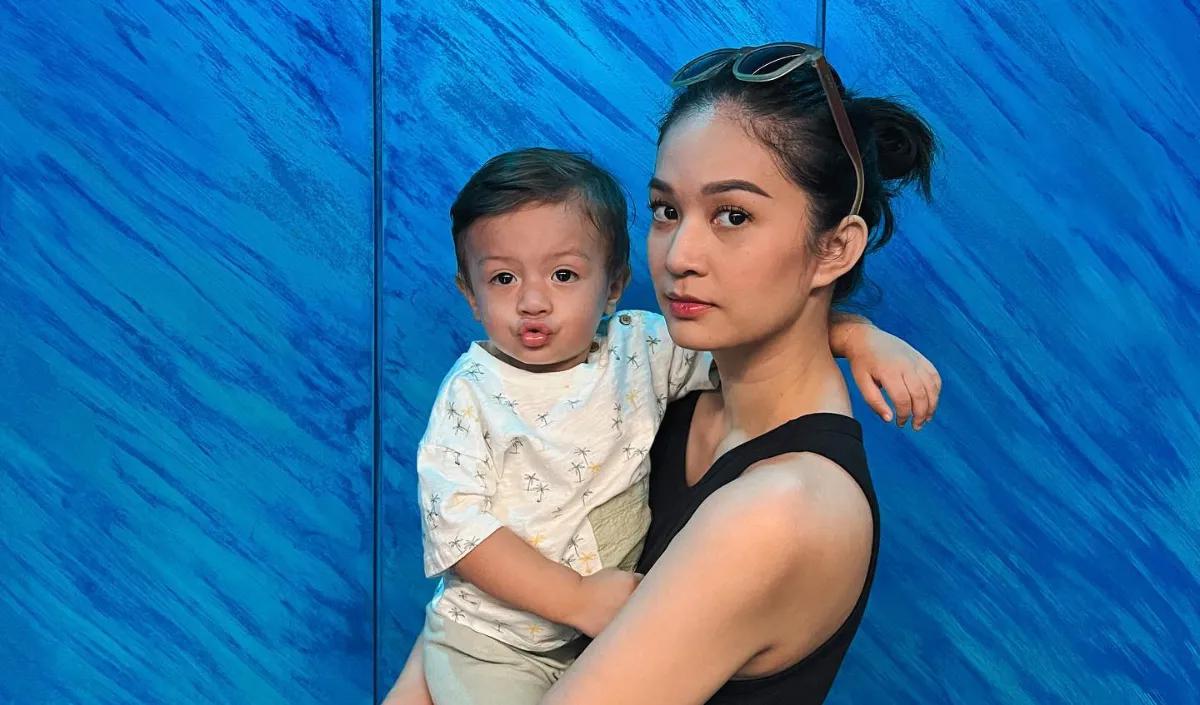 Potret Baby Arash bikin salfok netizen. Paras Baby Arash bule banget.<br>