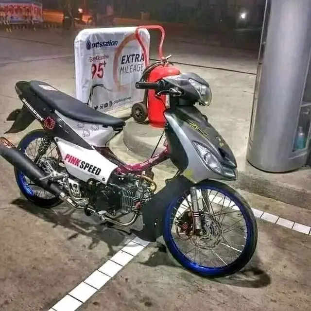 8 Potret Nyeleneh Orang Modifikasi Dua Motor Jadi Satu Ini Unik Banget