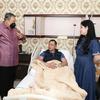 Insiden dilarikan ke rumah sakit membuat Agus Yudhoyono terkenang mendiang ibunya, Ani Yudhoyono, yang 44 tahun silam melahirkan anak pertama. “Beliau sedang berjuang antara hidup dan mati melahirkan saya ke dunia,” ia berbagi cerita. Agus Yudhoyono lalu berterima kasih atas cinta, kasih sayang, pengorbanan, dan perjuangan orangtua yang mengantarnya ke gerbang kesuksesan. “Semoga kedua orangtua kami dikaruniakan surga dan barokah dari-Mu Ya Allah. Amin,” tulis Agus Yudhoyono. (Foto: Dok. Instagram @annisayudhoyono)