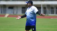 Pelatih Persib Bandung, Robert Alberts. (Bola.com/Erwin Snaz)
