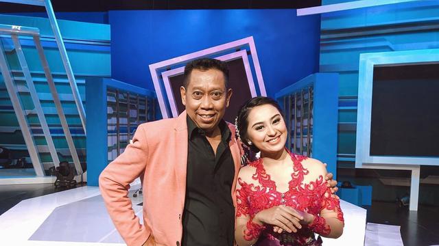 Pesinden di One Man Show, In 6 Pesona Memes Prameswari saat Pakai Kebaya
