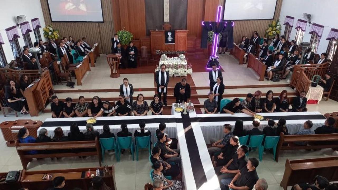 Jemaat GMIM Peringati Jumat Agung, Doakan Keselamatan Sulawesi Utara Pasca Gempa