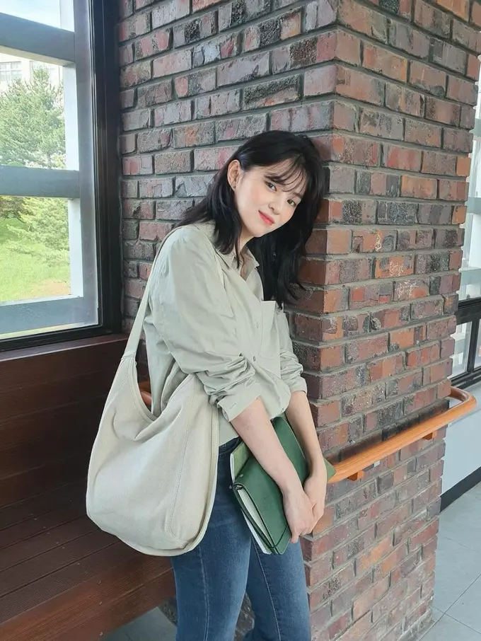 10 must have items buat basic outfit ke kampus