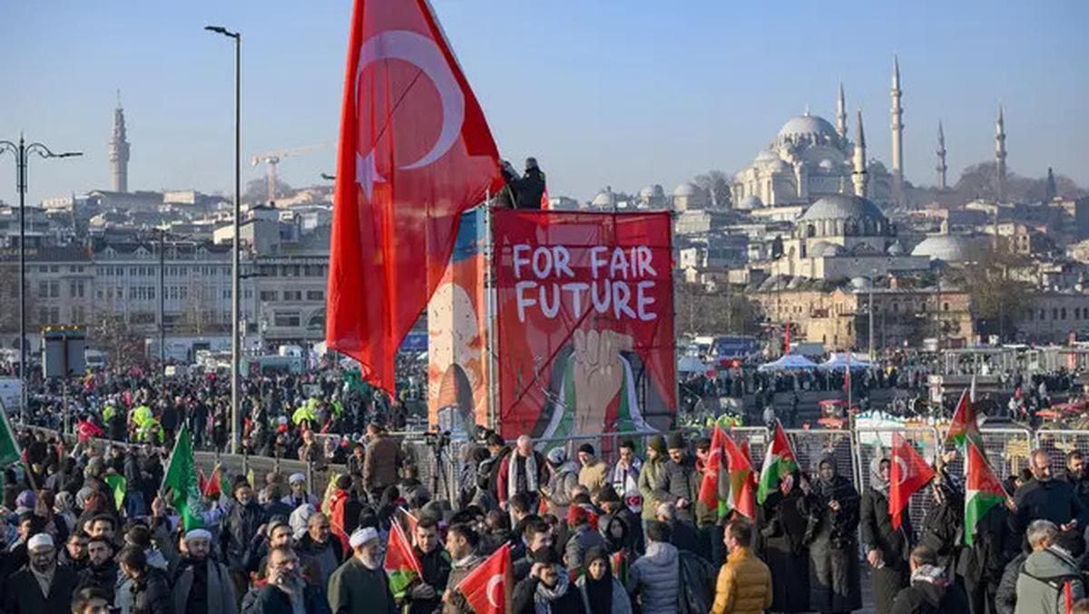 Hari Pertama 2025, Masyarakat Turki Gelar Unjuk Rasa Desak Penghentian Genosida di Gaza