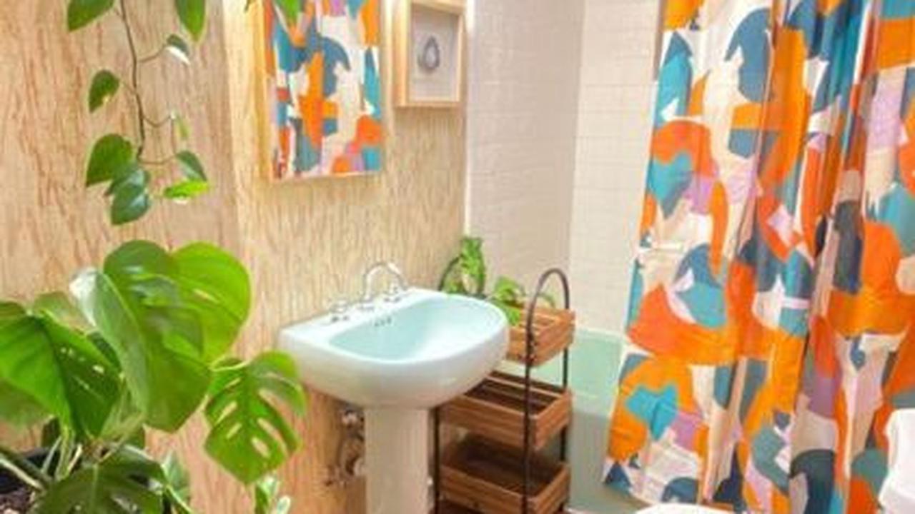 Desain Kamar Mandi Unik Retro Y2K
