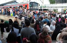 Menjawab Resah: Penurunan Kelas Menengah Indonesia Ancam Stabilitas Ekonomi Nasional