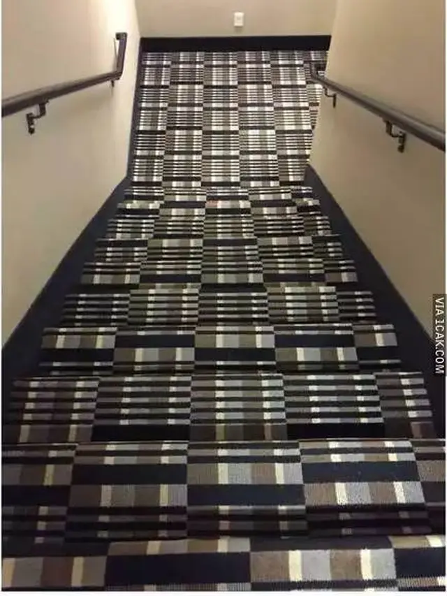 10 Potret Desain Karpet Nyeleneh, Motifnya Bikin Bingung