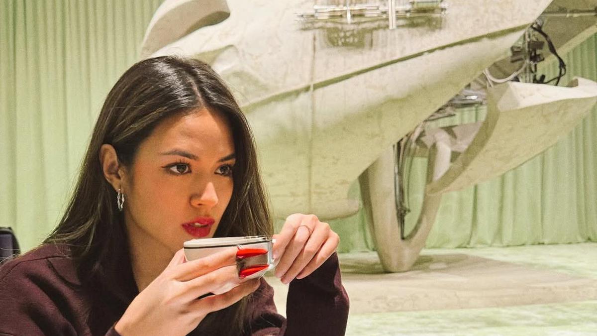 Dari Bomber Jacket hingga Fur Bucket Hat, Inspirasi Winter Look Raisa Saat Liburan Akhir Tahun di Korea Selatan