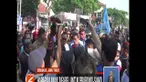 Sandi sempat naik ke atas reog Ponorogo hingga berjoget dan senam pagi bersama ratusan pendukung dan simpatisan.