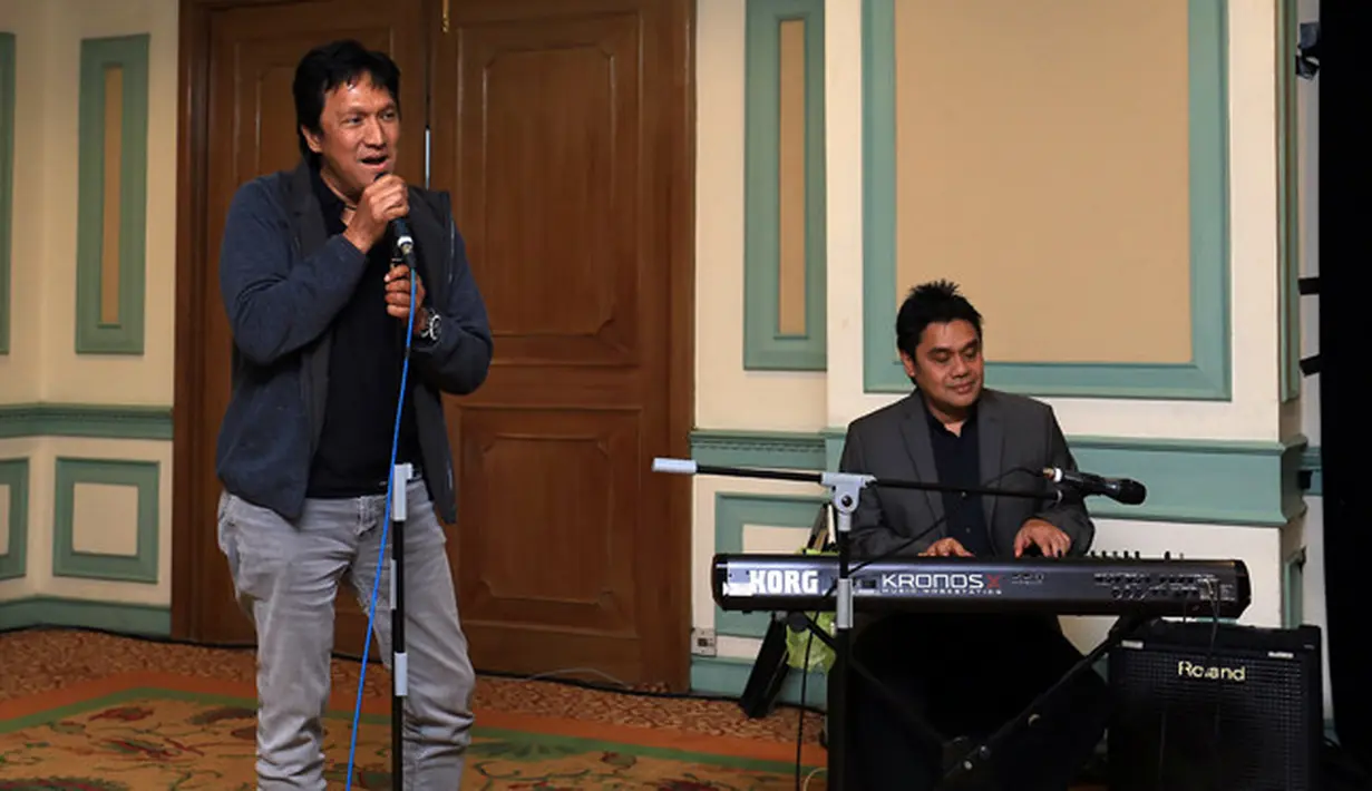 Terbilang sebagai artis senior, Ita Purnamasari sebentar lagi akan mengobati kerinduan para penggemarnya dengan menggelar sebuah konser. Bukan hanya konser namun sebuah buku autobiografinya juga akan rilis. (Deki Prayoga/Bintang.com)