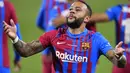 Rakuten menjadi sponsor kaus utama untuk Barcelona pada 2017 setelah mereka mengakhiri kemitraan dengan Qatar Airways. Kemitraan Rakuten senilai 324 juta dolar, direncanakan berlangsung selama empat tahun dengan opsi perpanjangan satu tahun. (AFP/Pau Barrena)