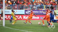 Jalannya pertandingan Pusamania Borneo FC (PBFC) kontra Persiba Balikpapan (Foto: Dokumentasi GTS)