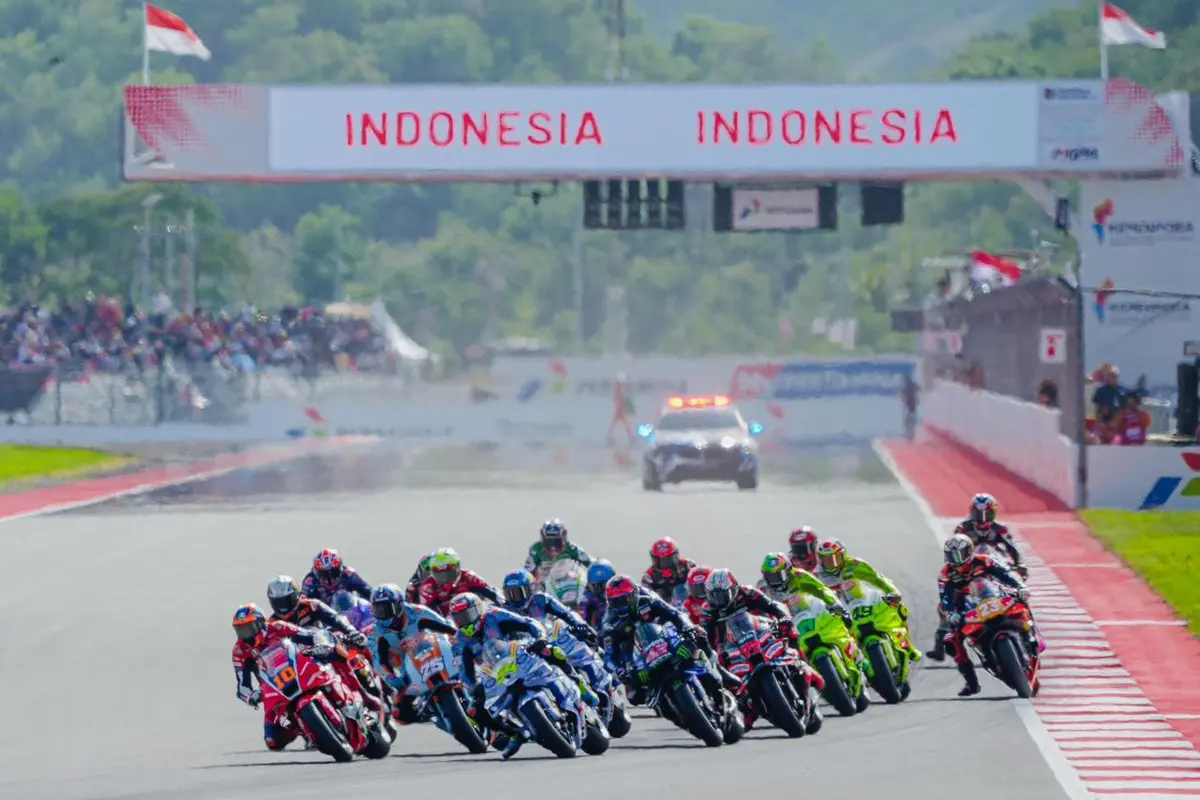 Dari Mandalika ke Dunia: Melalui Sirkuit Mandalika yang Dikelola InJourney, Mario Aji dan Veda Ega Pratama Buktikan Anak Bangsa Siap ke Panggung MotoGP