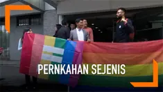 Mahkamah Konstitusi Ekuador menyetujui gugatan pernikahan sejenis. Lima dari sembilan hakim MK Ekuador setuju pernikahan sejenis diperbolehkan.
