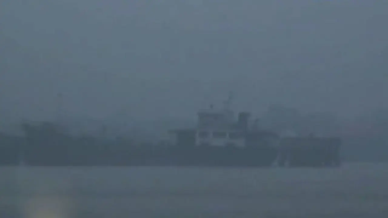 Kabut Asap Tebal di Palembang Mulai Tutupi Sungai Musi