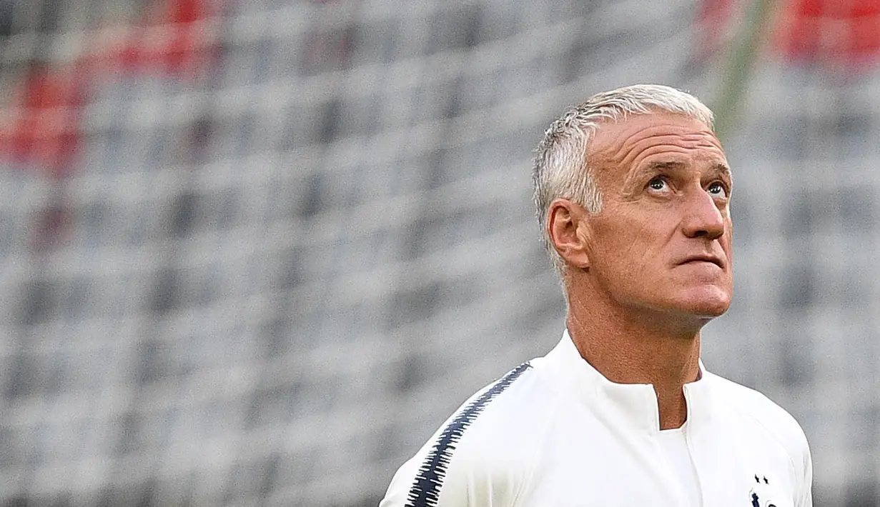 Pelatih Prancis, Didier Deschamps, melakukan sesi latihan jelang laga UEFA Nations League di Munich, Jerman, Rabu (5/9/2018). Prancis akan berhadapan dengan Jerman. (AFP/Franck Fife)