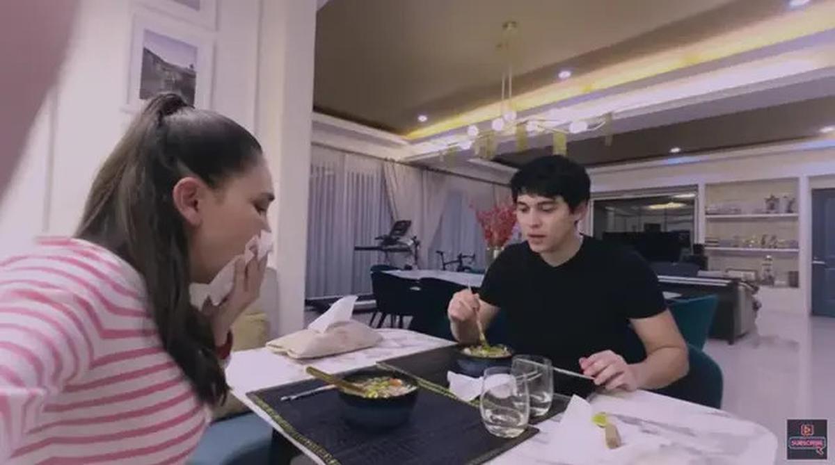 Detail Dapur Rumah Luna Maya yang Bergaya Modern Klasik, Punya Kompor Profesional Bak Restoran Mewah