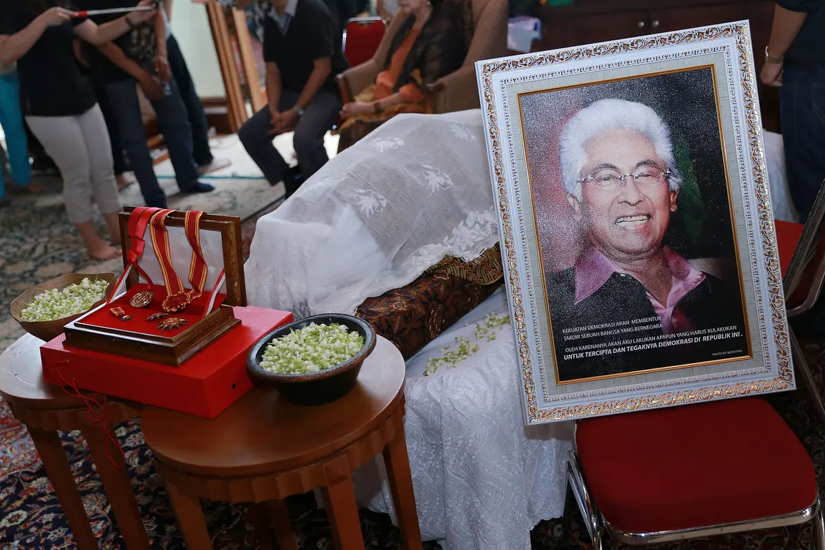 Adnan Buyung Nasution