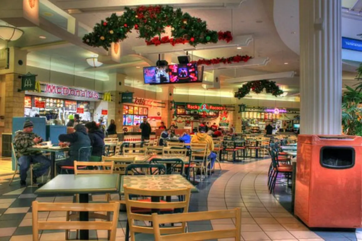 Ilustrasi Food Court (Pixabay)
